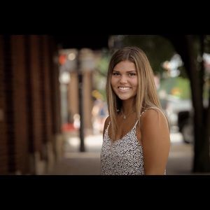 Meet your Posher, Brooke